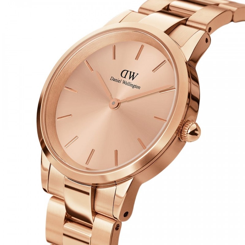 montre femme acier doré rose Daniel Wellington
