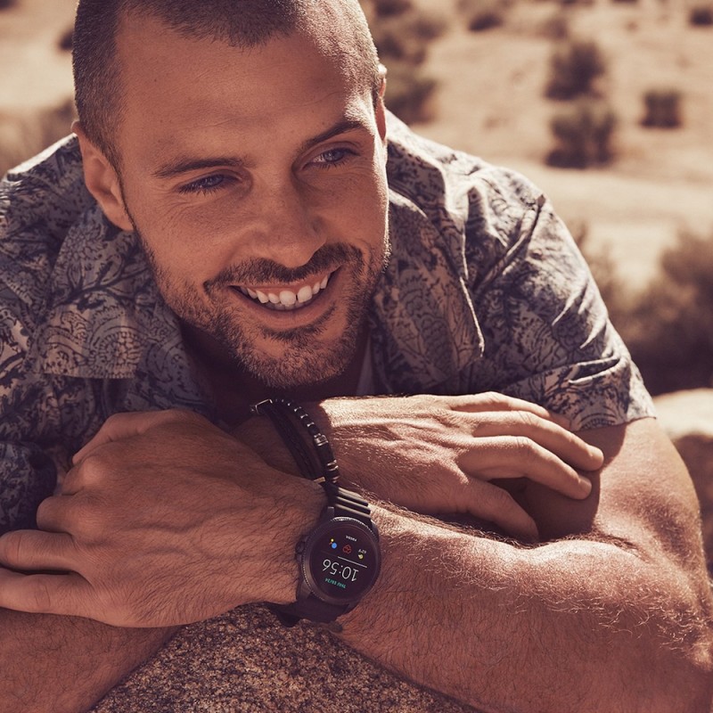 Bracelet Fossil multi rangées en cuir noir et fermoir en acier 