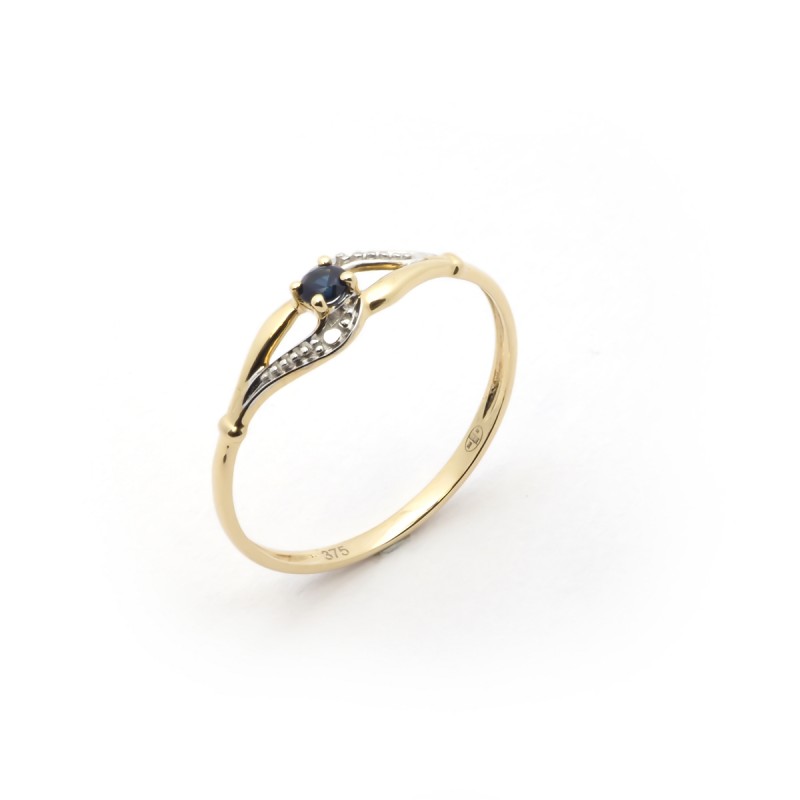 Bague Carador or jaune 375/000 et Saphir serti 4 griffes