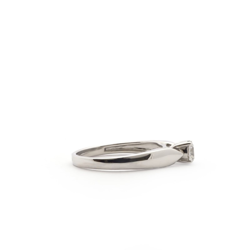 Solitaire Carador diamant 0,40 cts serti griffe,or blanc 375/000