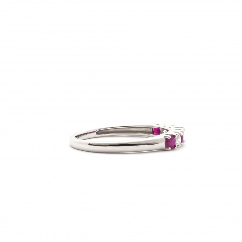 Bague Carador type alliance demi-tour rubis et diamant sertis griffe en or blanc 750/000