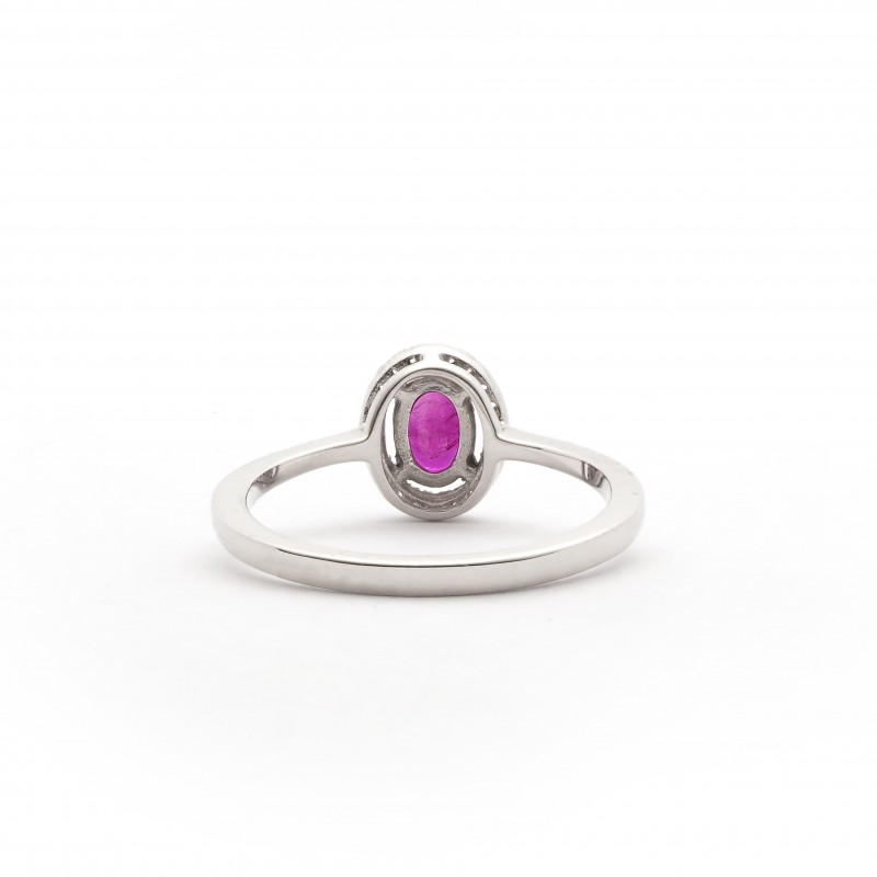 Bague en or blanc 750/000 avec rubis et diamants