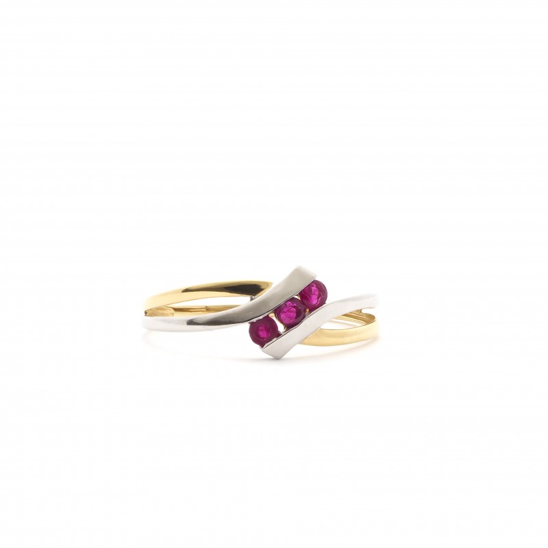 Bague en or 750/000 et rubis