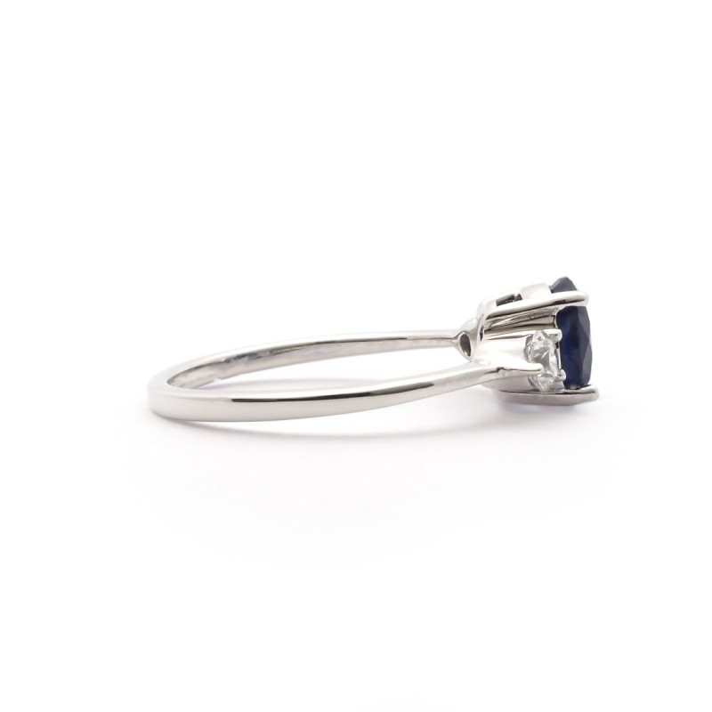 Bague Carador inspiration joaillerie en or blanc 750/000, diamants et saphir