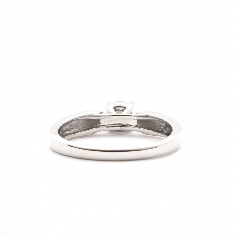Bague solitaire Carador 4 griffes en or blanc 750/000 et diamant 0,5 cts