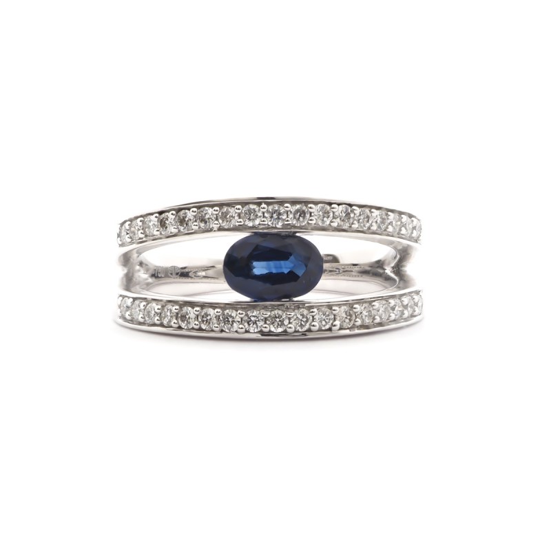 Bague en or blanc  750/000 saphir et diamants