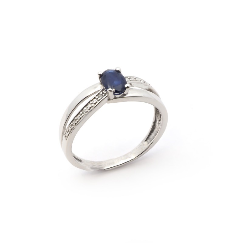 Bague en or 750/000 et saphir et diamants 0.064 carats