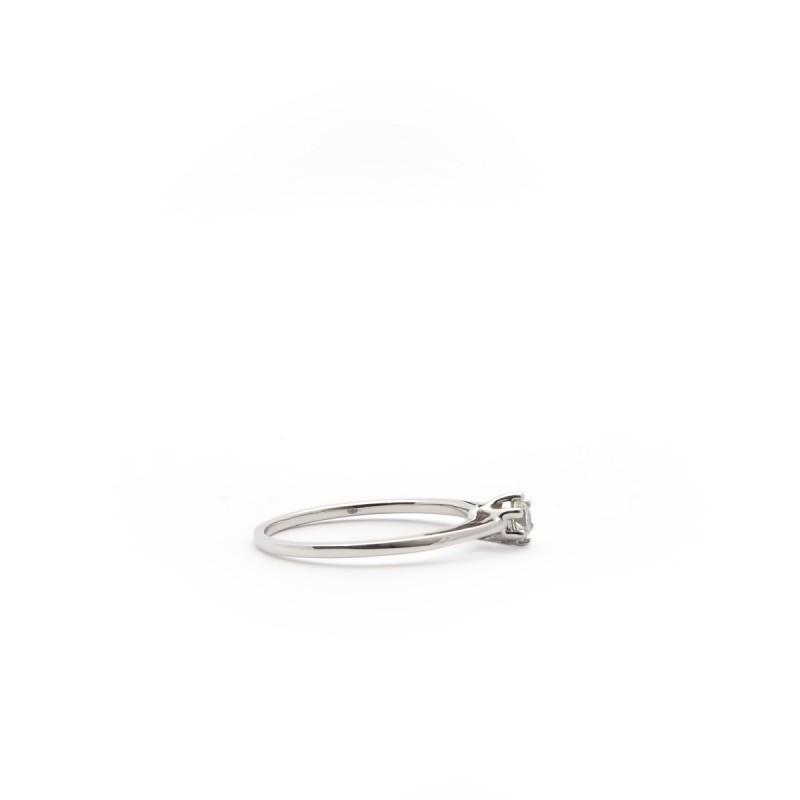 Bague solitaire Carador 6 griffes en or blanc 750/000 et diamant 0,18 cts
