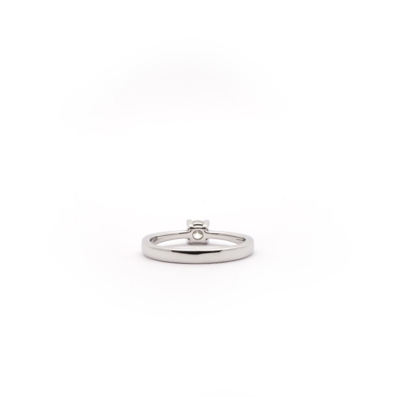 Bague solitaire Carador en or blanc 750/000 et diamant 0.31 cts