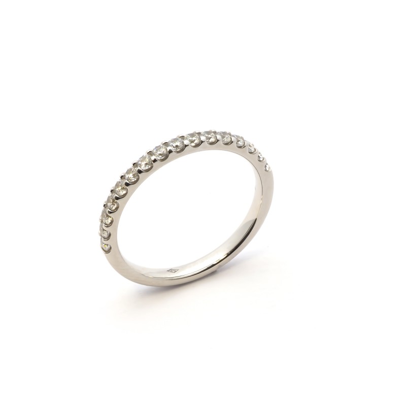 Alliance Carador de fabrication française en or blanc 750/000 et diamants