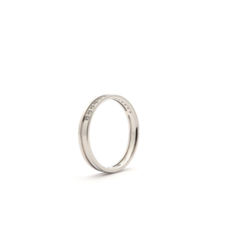 Alliance Carador de fabrication française en or blanc 375/000 et diamants