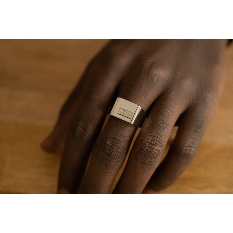 bague homme type Chevalière Phebus acier argenté et diamant