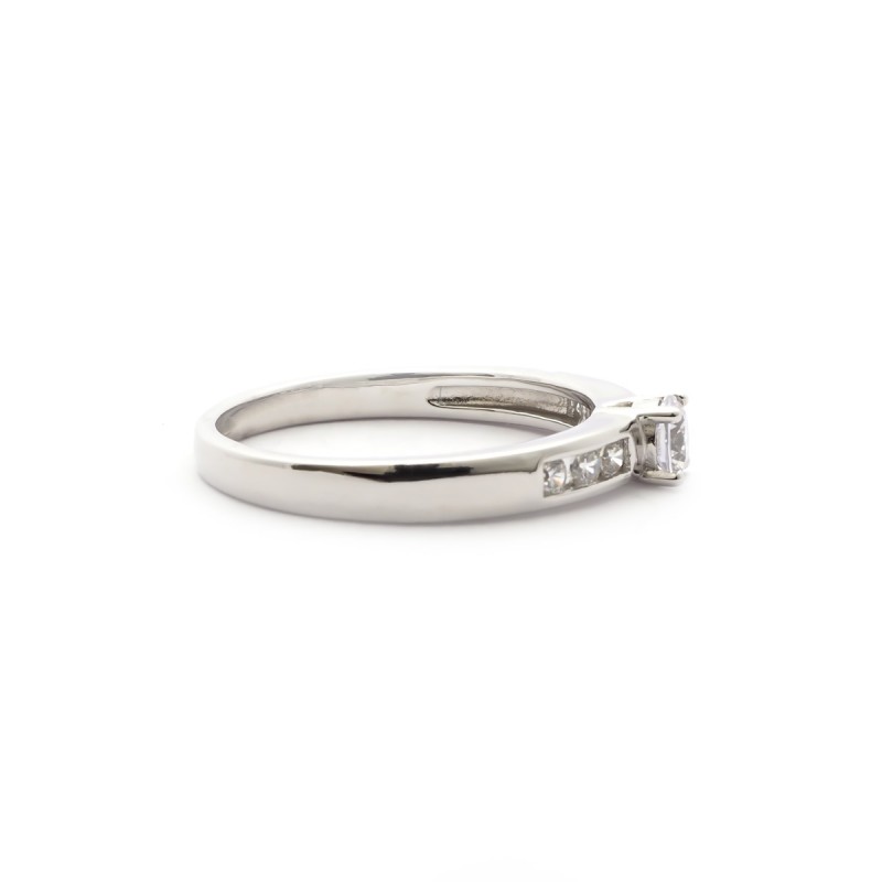 Bague solitaire accompagné femme carador en argent avec oxydes de zirconium