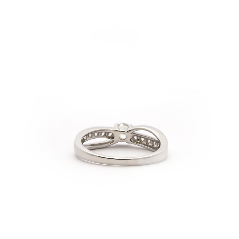 Bague carador femme solitaire oxyde de zirconium accompagné