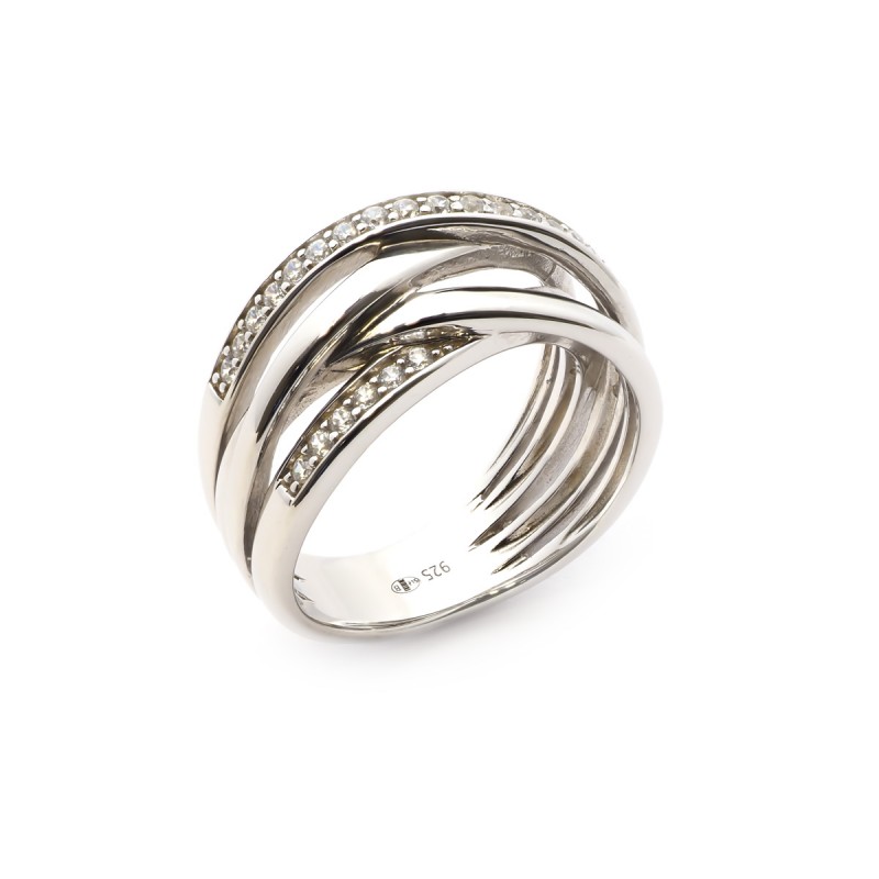 Bague multi anneaux entremêlés et oxydes de zirconium
