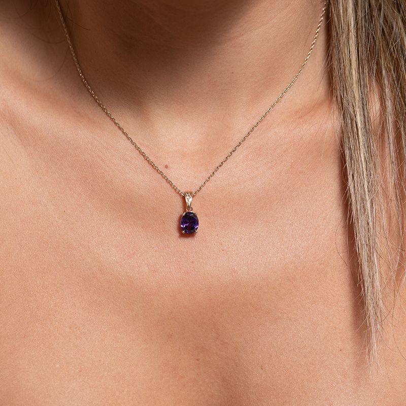 COLLIER FEMME GRIFFE ROUGE ELISABETH PLAQUE OR ET OXYDE VIOLET