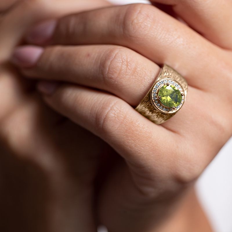 BAGUE FEMME GRIFFE ROUGE VICTORIA PLAQUE OR ET OXYDE VERT