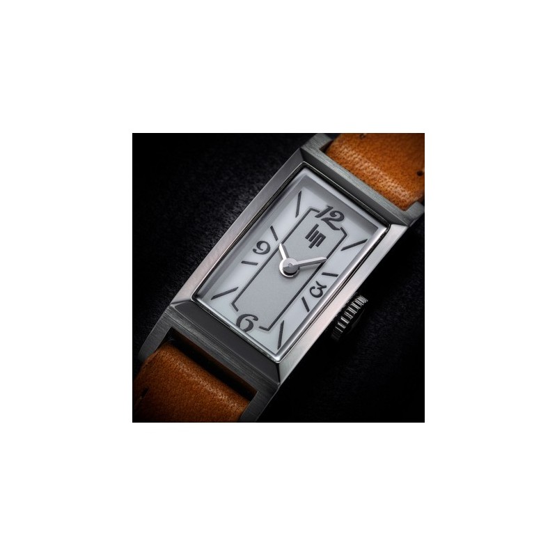 Montre femme  LIP  cuir marron