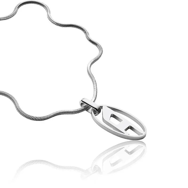 Collier Homme Diesel pendentif logo en acier argenté