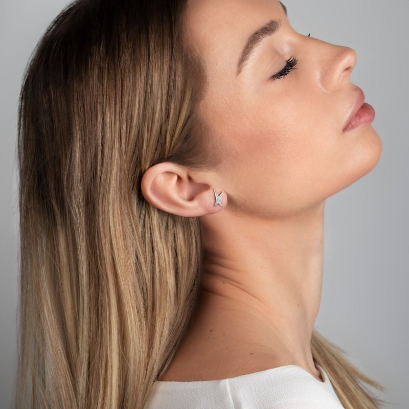 BOUCLES D'OREILLES CLOUS FEMME MAUBOUSSIN FRENCH VALENTINE EN OR 750/000 ET DIAMANTS