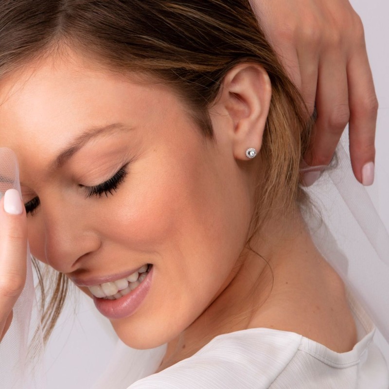 BOUCLES D'OREILLES CLOUS FEMME MAUBOUSSIN "VIE LIBERTE ET AMOUR" EN OR BLANC 750/000 ET DIAMANTS