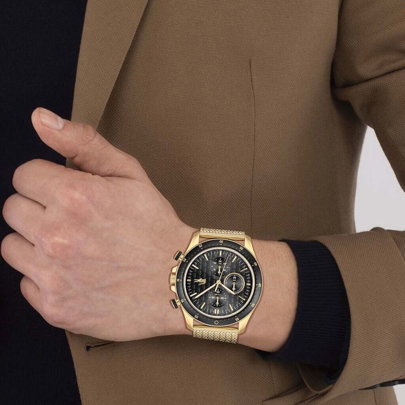 MONTRE HOMME  LACOSTE NEOHERITAGE CADRAN NOIR BRACELET ACIER DORE