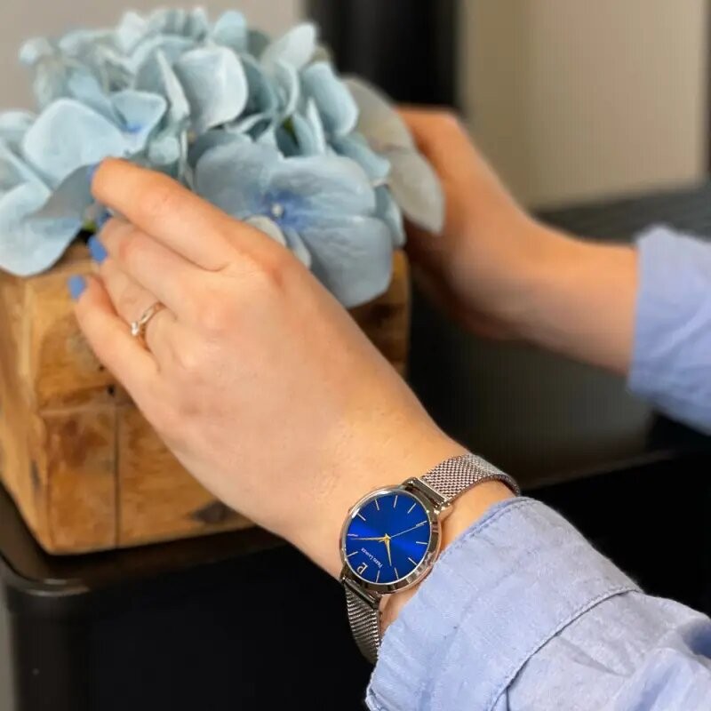 Montre Femme Pierre Lannier Collection Chouquette Bleue bracelet milanais argenté