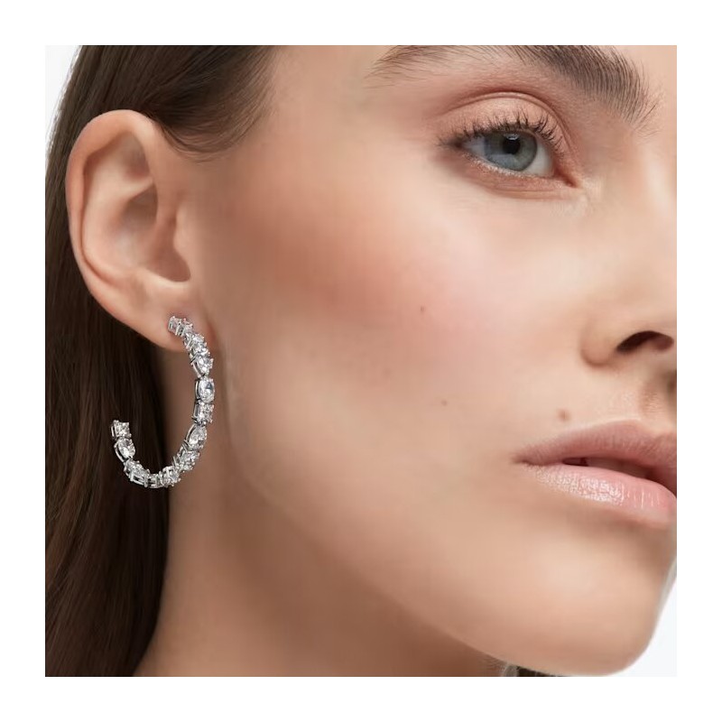 Boucles d'oreilles Demi créoles Swarovski  Collection Mesmera en acier argenté et cristaux