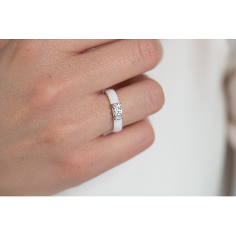 Bague Femme carador Céramique blanche facettée avec oxydes de zirconium