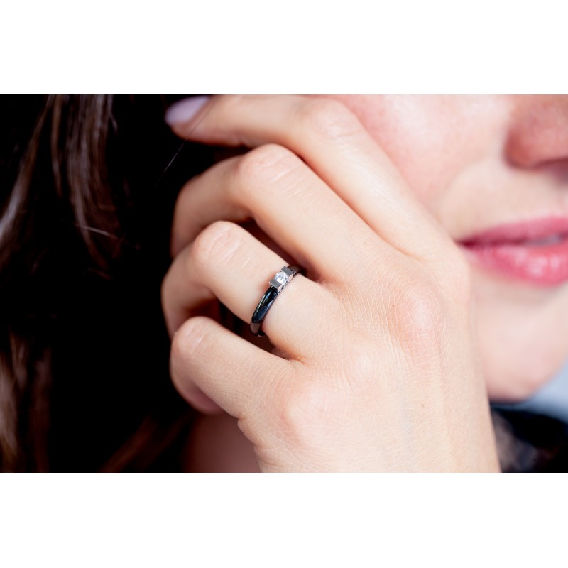 Bague Femme Carador solitaire céramique noire avec oxyde de zirconium