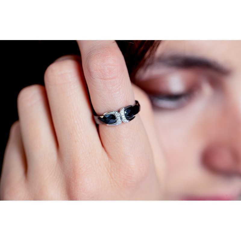 Bague Femme Carador en céramique noire facettée avec oxydes de zirconium