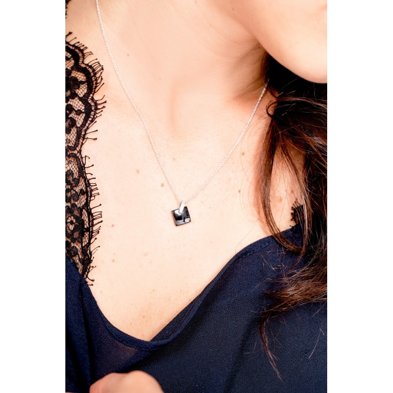Collier femme carador en argent avec un pendentif en céramique noire et oxydes de zirconium