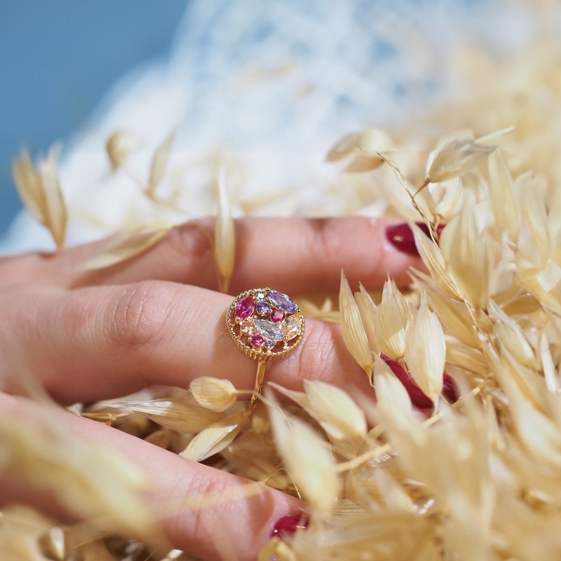 Bague fantaisie femme carador en plaqué or avec oxydes de zirconiums multicolores