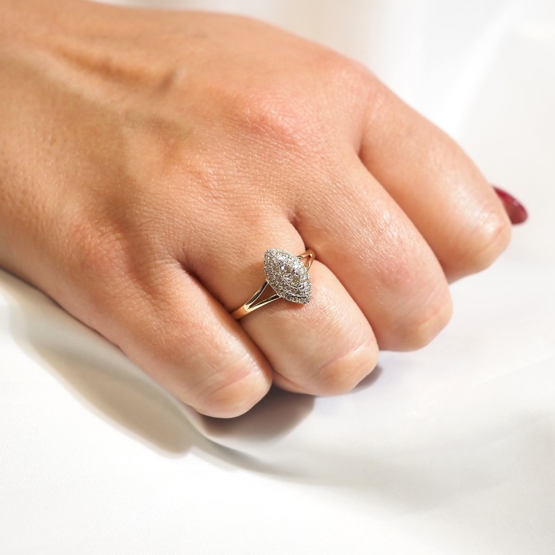 BAGUE MARQUISE CARADOR EN OR JAUNE 375/000 ET DIAMANTS 0.27 CARATS