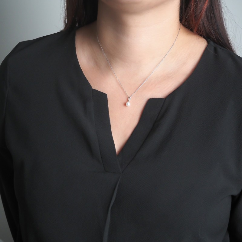 Collier trilogie femme carador en or blanc 375/000 avec oxydes de zirconium et perle de culture