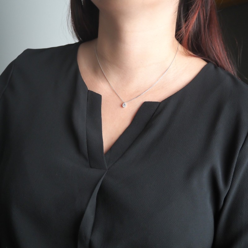 Collier fantaisie multipierres forme de poire femme carador en or blanc 375/000 et diamants