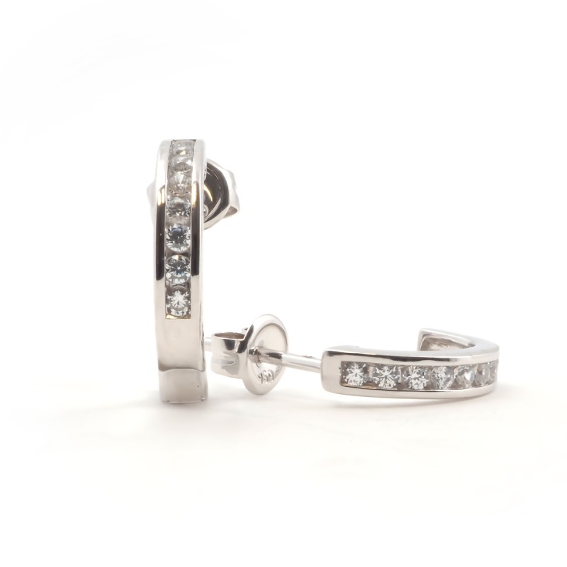 Boucles d'oreilles demi créoles femme carador en or blanc 750/000 et oxydes de zirconium