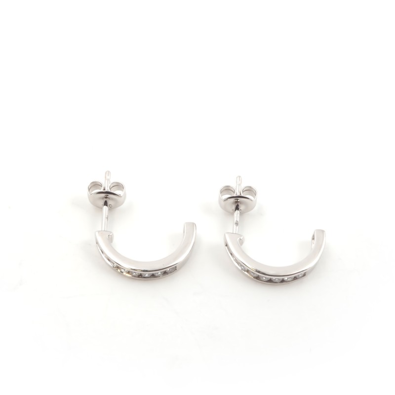 Boucles d'oreilles demi créoles femme carador en or blanc 750/000 et oxydes de zirconium
