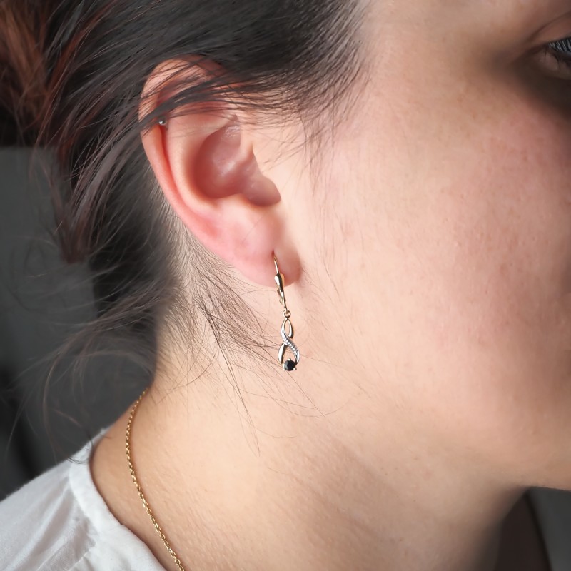 Boucles d'oreilles dormeuses femme carador en or jaune 750/000 et saphir