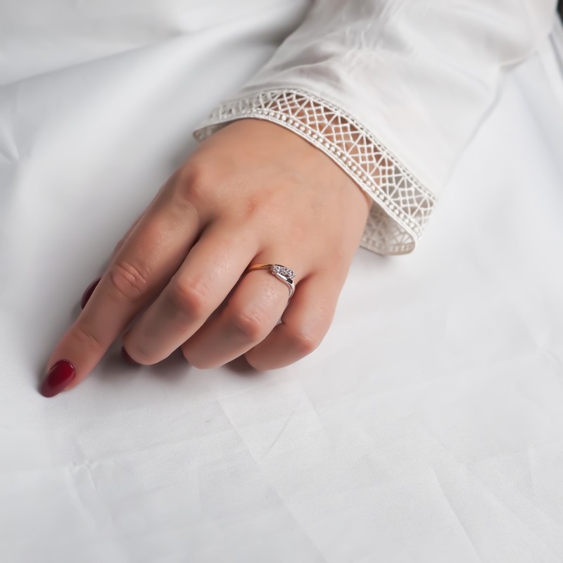 Bague trilogie femme or jaune 750/000 et oxydes de zirconium