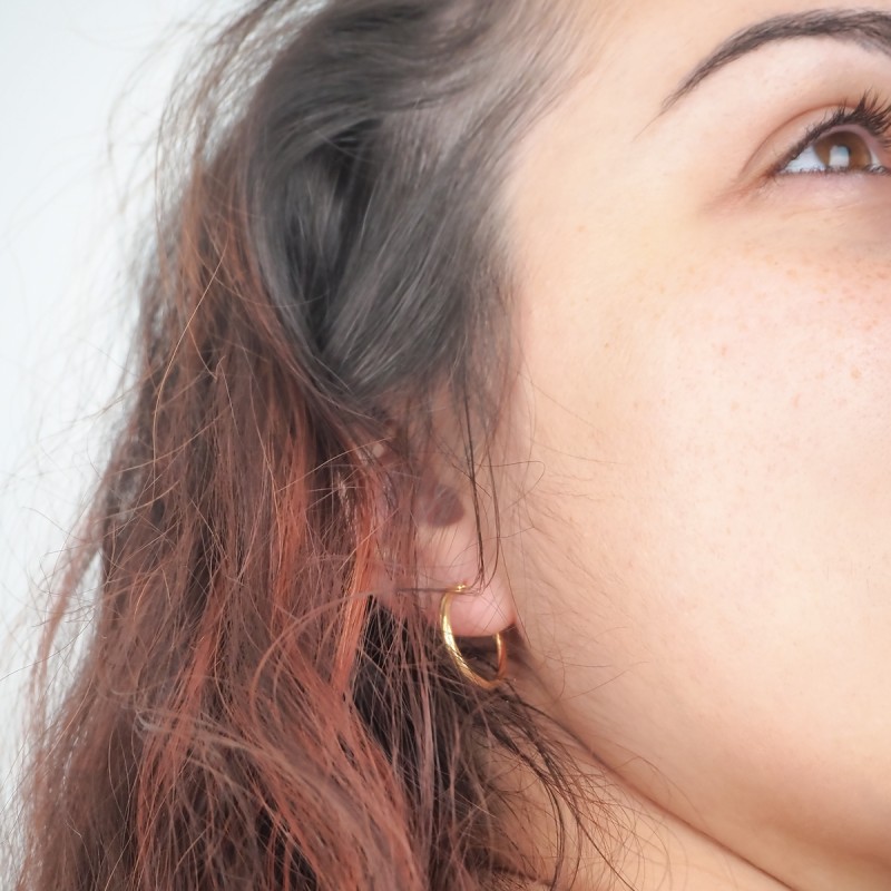 Boucles d'oreilles créoles torsadées femme carador en or jaune 375/000 fil 2mm