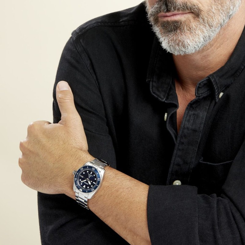 Montre Homme Seiko Prospex bleu  Mouvement  Quartz Solaire