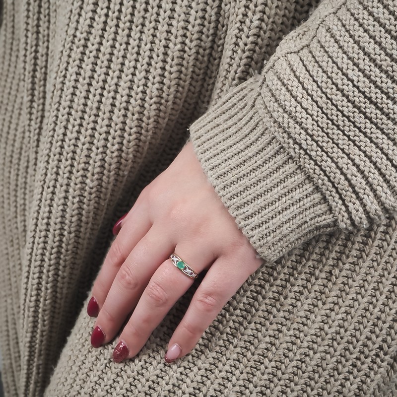 Bague Carador or jaune et dentelle or blanc 375/000 et émeraude