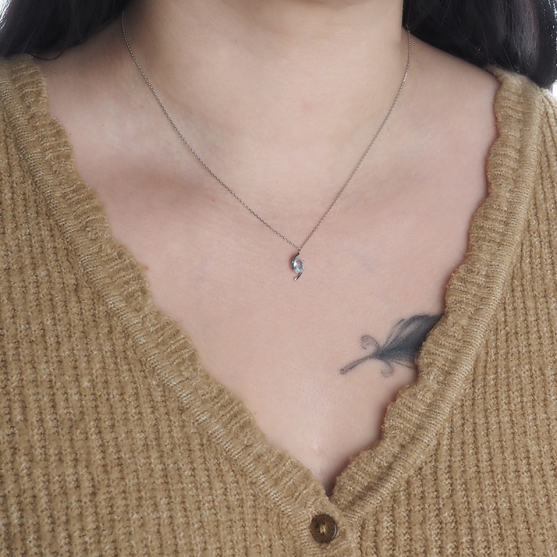 Collier Carador en or blanc 375/000 et topaze