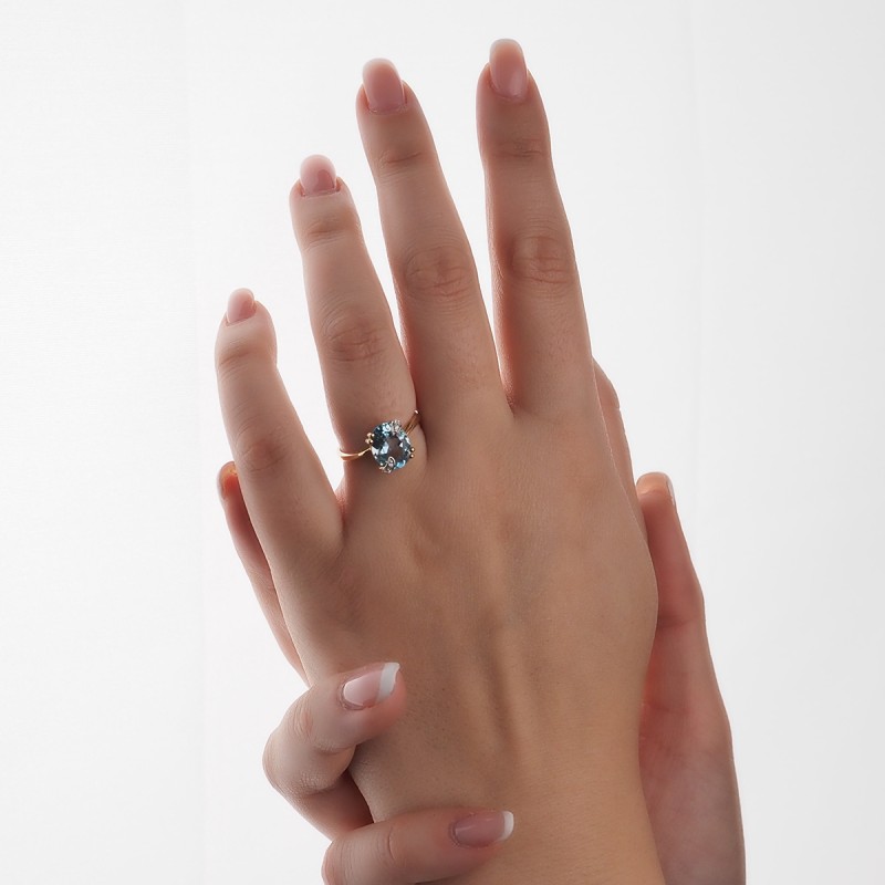 Bague Carador Or jaune 375/000, Topaze 3.20 cts, oxydes de zirconium