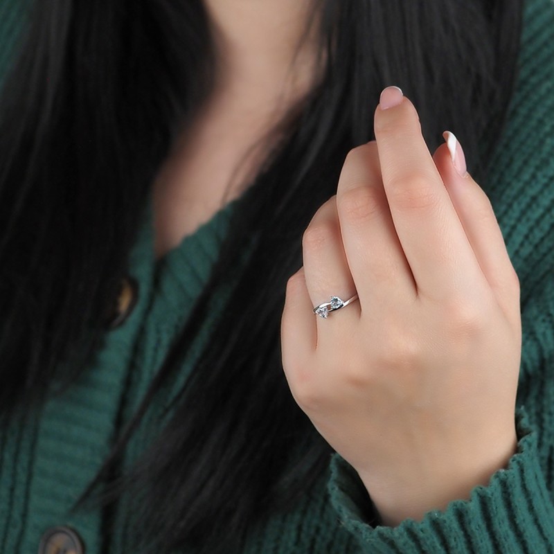 Bague Carador Or blanc 375/000, topaze et Oxydes de Zirconium