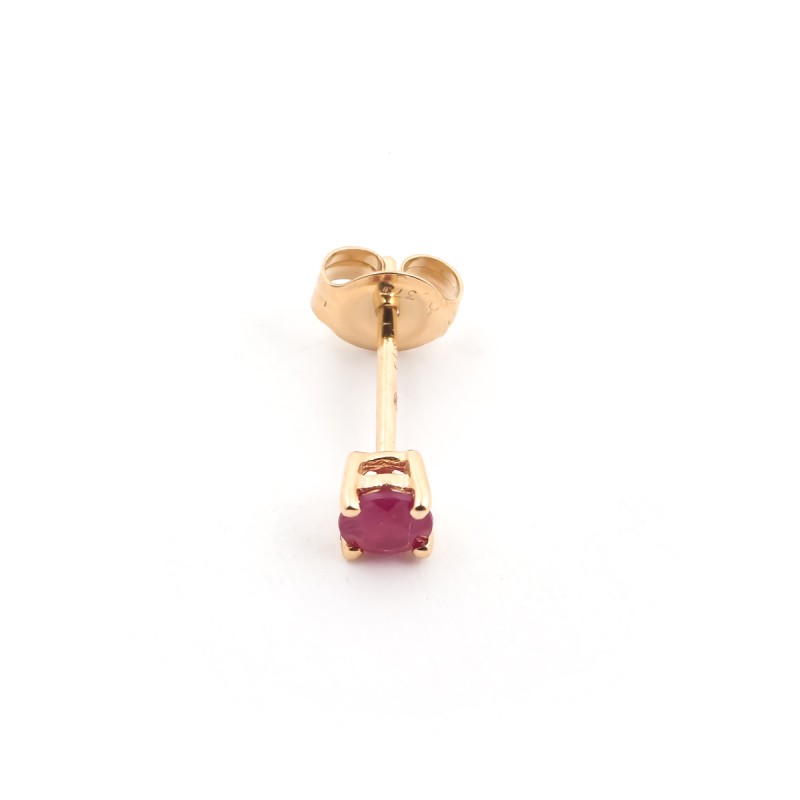 Boucles d'oreilles Carador clous Or jaune 375/000 et Rubis 0.30 cts