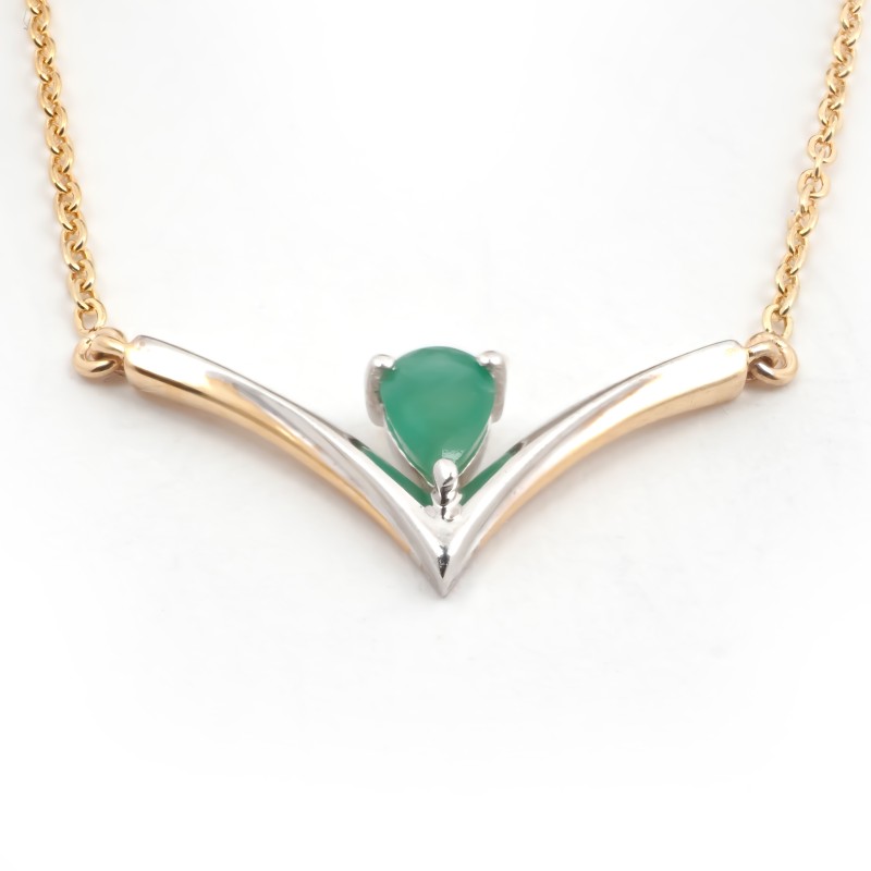 Collier solitaire femme carador en or jaune 375/000 avec Emeraude