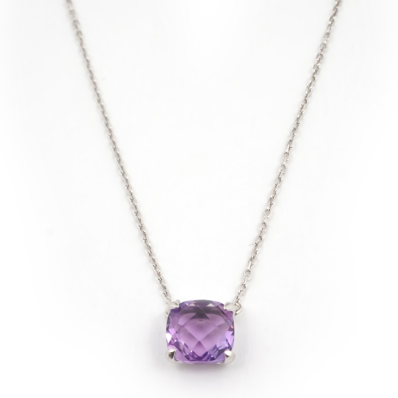 Collier en or blanc 375/000 et Améthyste