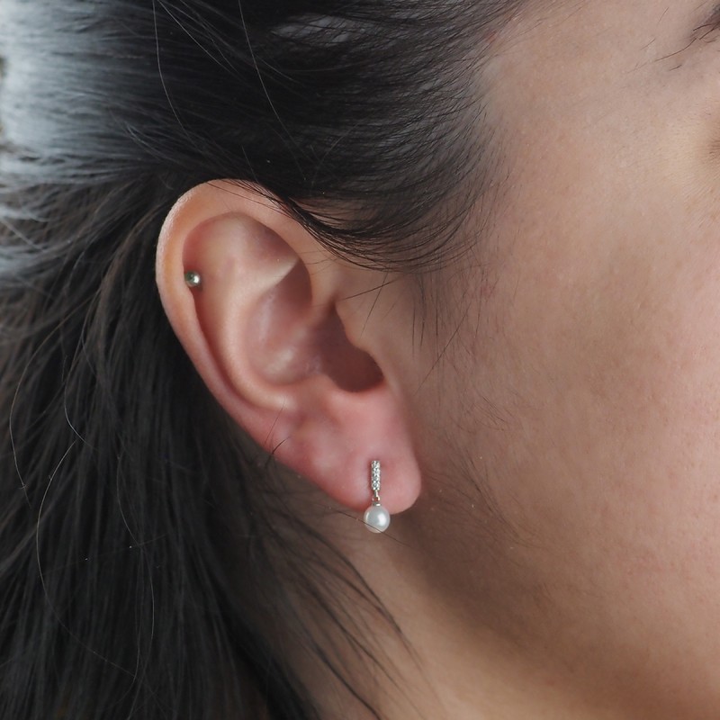 Carador - Boucles d'oreilles pendantes Perle et Or blanc 375/000